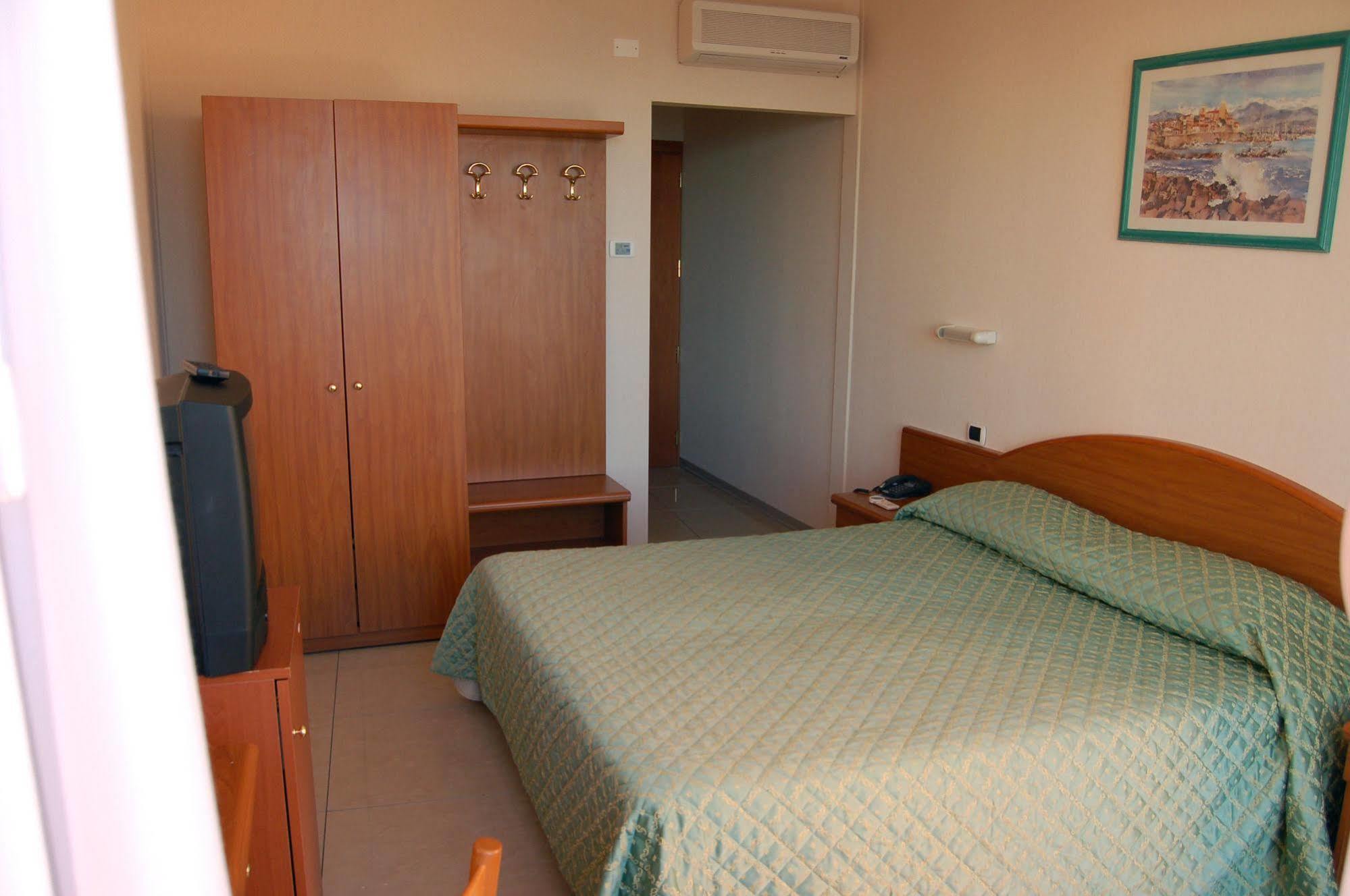 Cristallo Hotel 3*