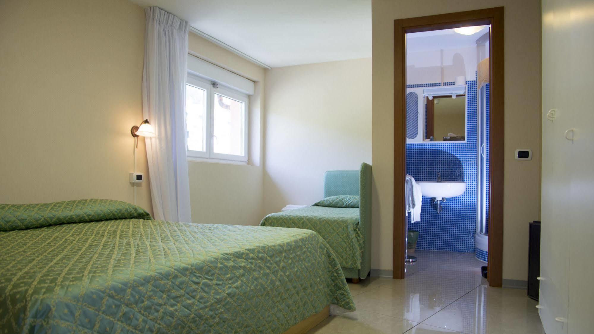 Cristallo Hotel 3*