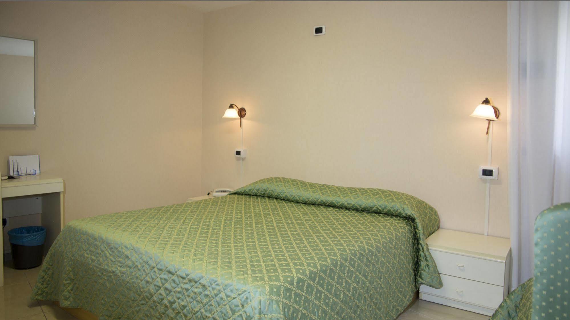 Hotel Cristallo 3*
